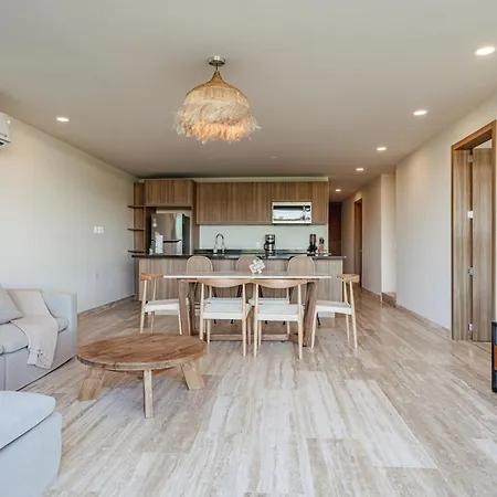 Lush Escape At Awa Playacar Apartment